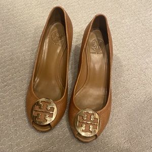 Tory Burch wedges leather and gold 9.5